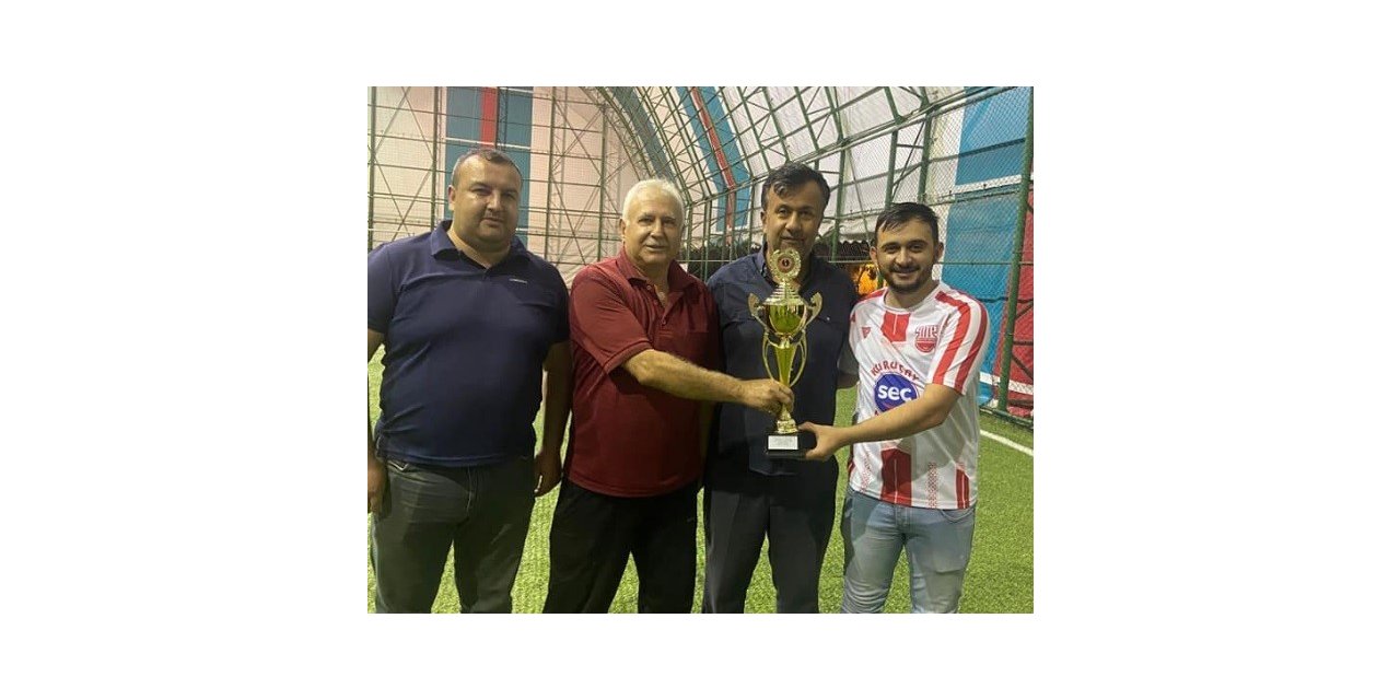 Kuruçayspor ASKF’den Şampiyonluk kupasını aldı
