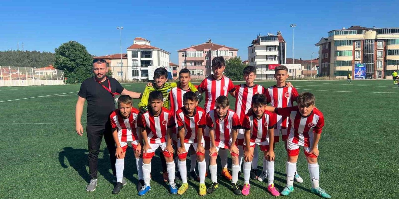 Bilecik U13 Gençler Ligi’nin şampiyonu 1299 Bilecik Kulübü oldu
