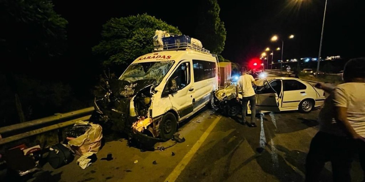 Afyonkarahisar’da minibüs kazası, 1 kişi öldü, 6 kişi yaralandı