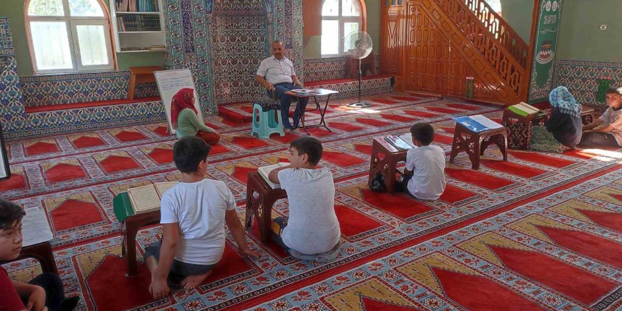 Sarıgöl’de yaz Kur’an kursları yoğun ilgi görüyor