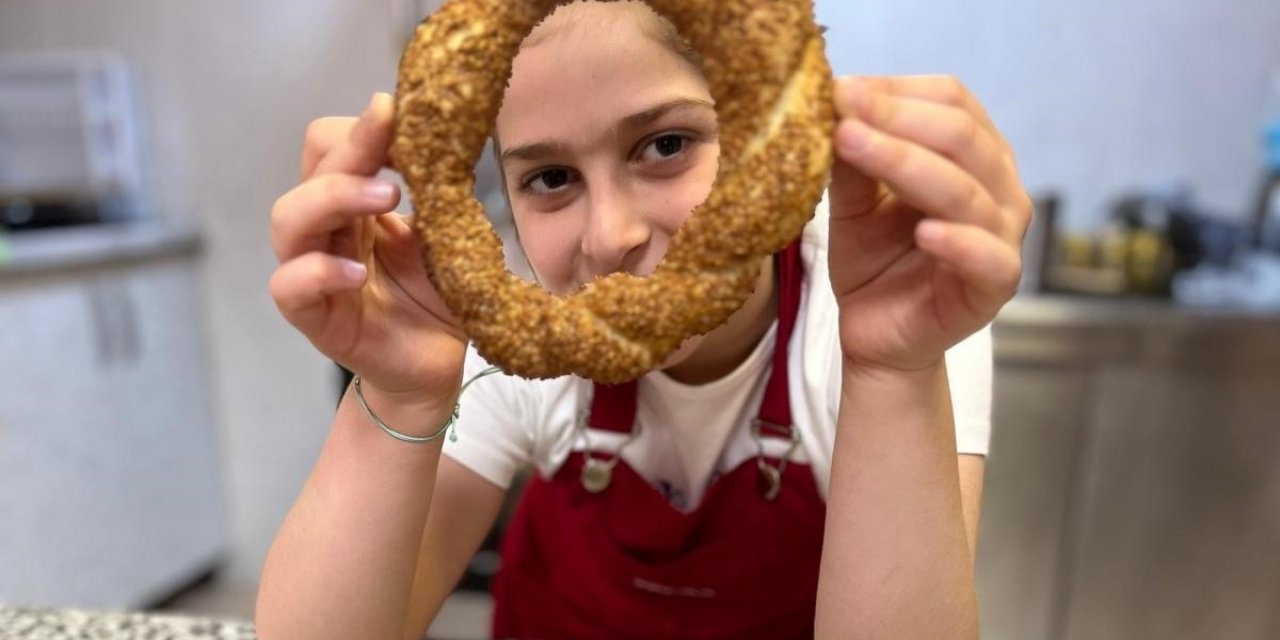 Gençler mutfakta hünerlerini sergiliyor