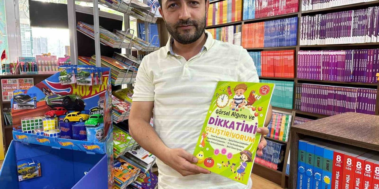 Okula hazırlık yapan aileler çocuk kitaplarına ilgi gösteriyor