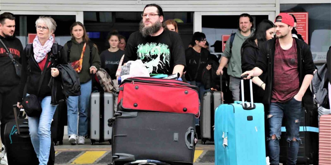 Antalya Havalimanı, Cumartesi günü tüm zamanların rekorunu kırdı