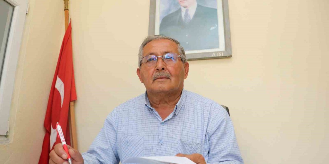 Muhtarlık maaşını kız öğrencilerin eğitimi için harcıyor