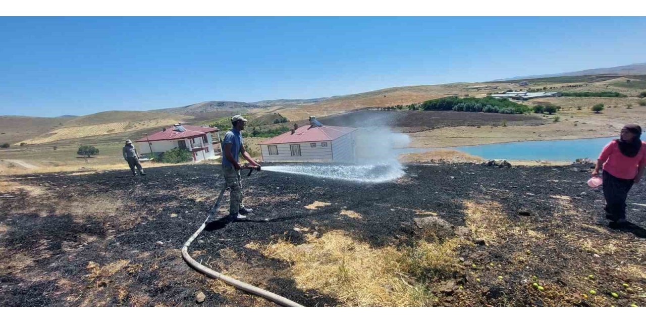 Tunceli’de otluk alanda yangın