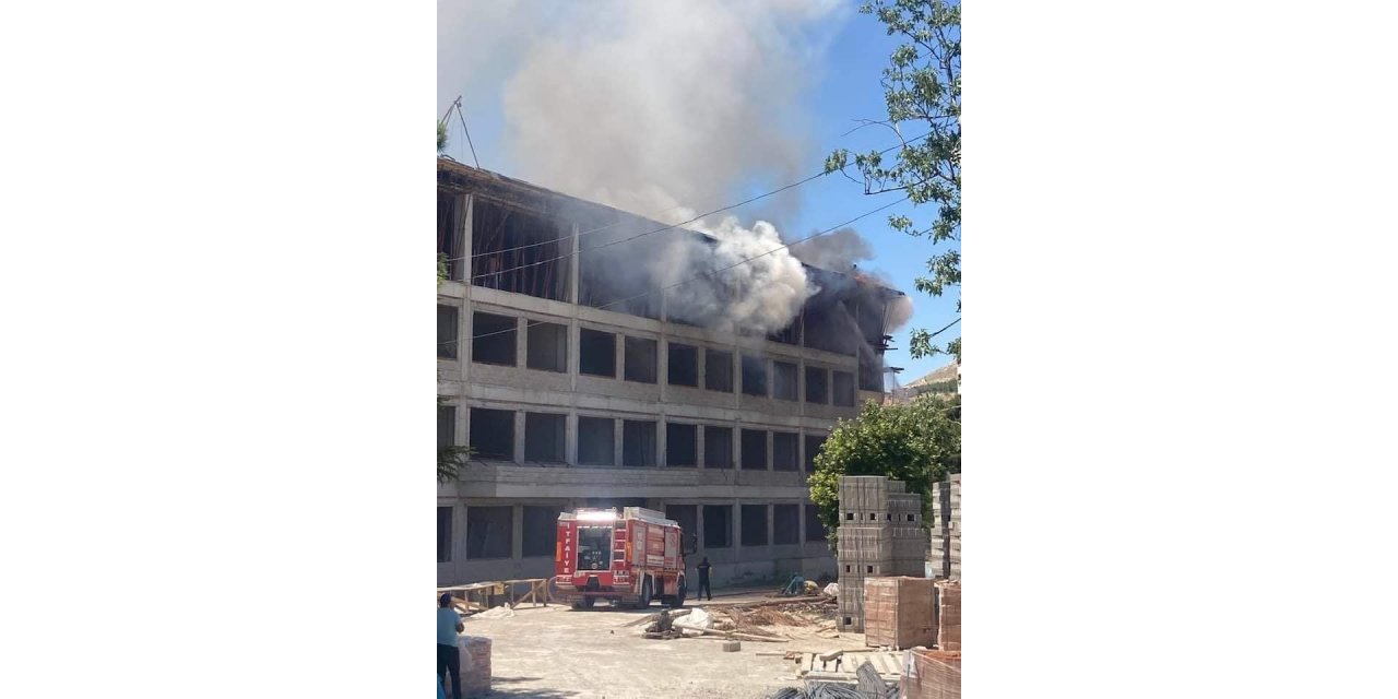 Başkentte okul inşaatında çıkan yangın korkuttu