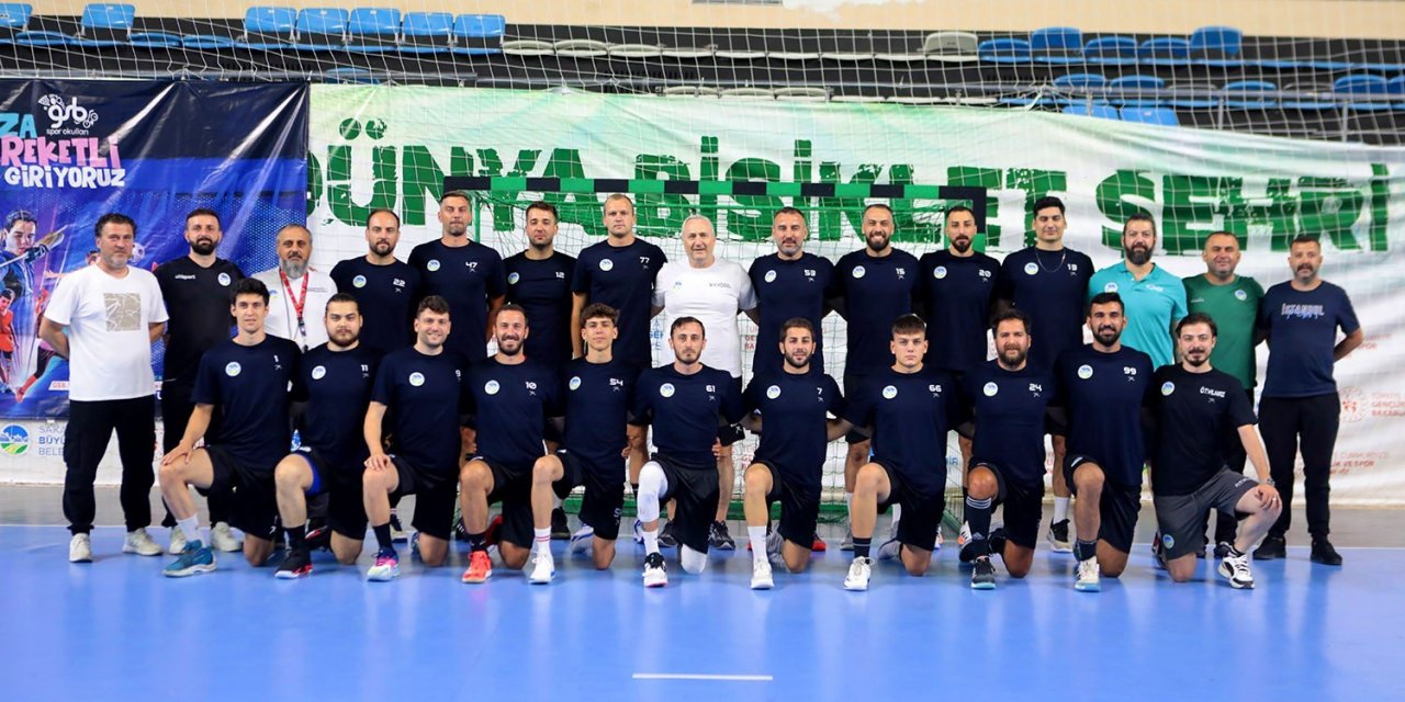 Sakarya Büyükşehir hentbol yeni sezonun ilk antrenmanına çıktı