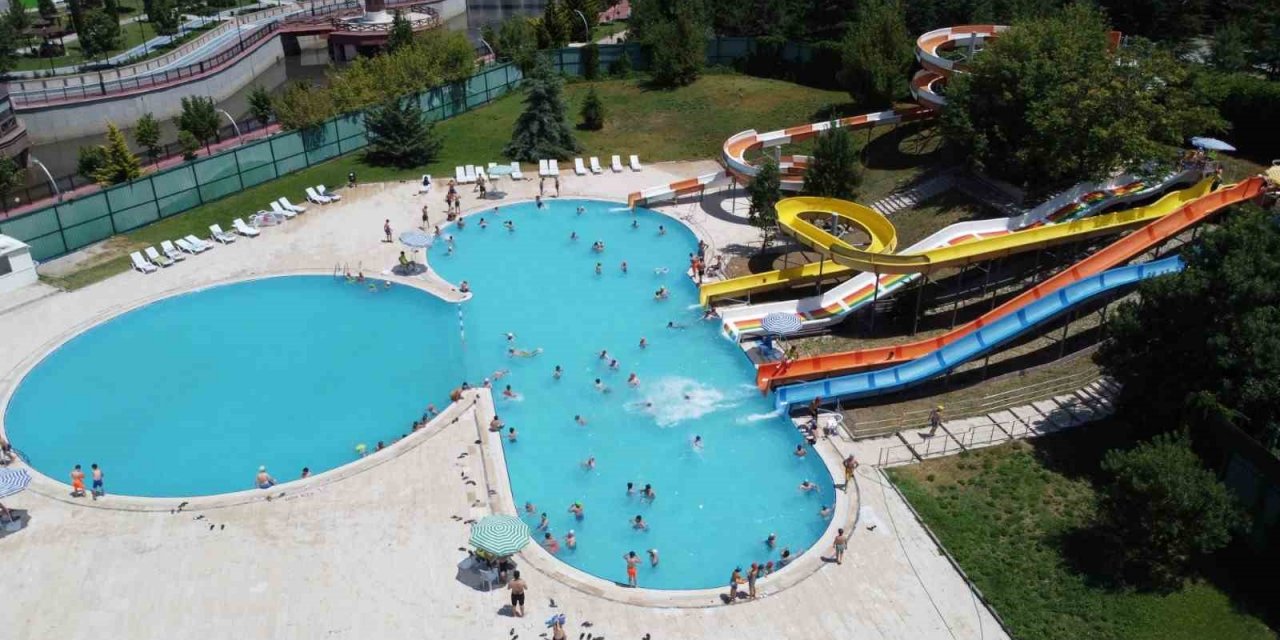 Keçiören’de deniz tadında aquaparklar