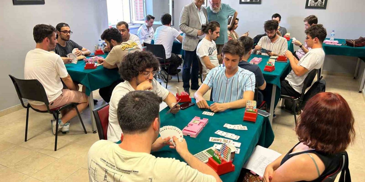 Anadolu Üniversitesi İBF briç kampına ev sahipliği yapıyor