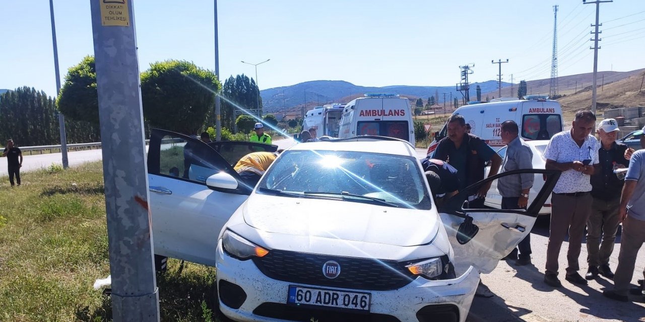 Kavşakta meydana gelen kazada 7 kişi yaralandı