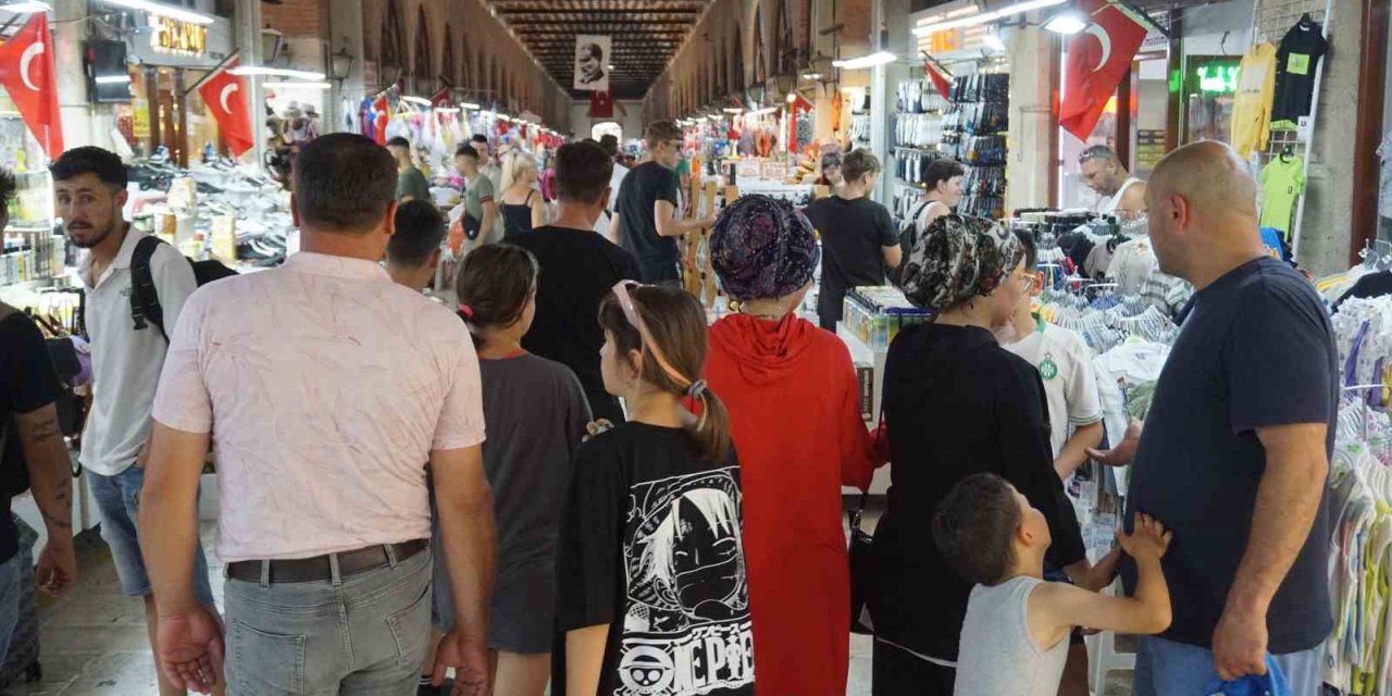 Edirne’de tarihi çarşılardaki ’doğal klimalı serinlik’ ilgi odağı oluyor