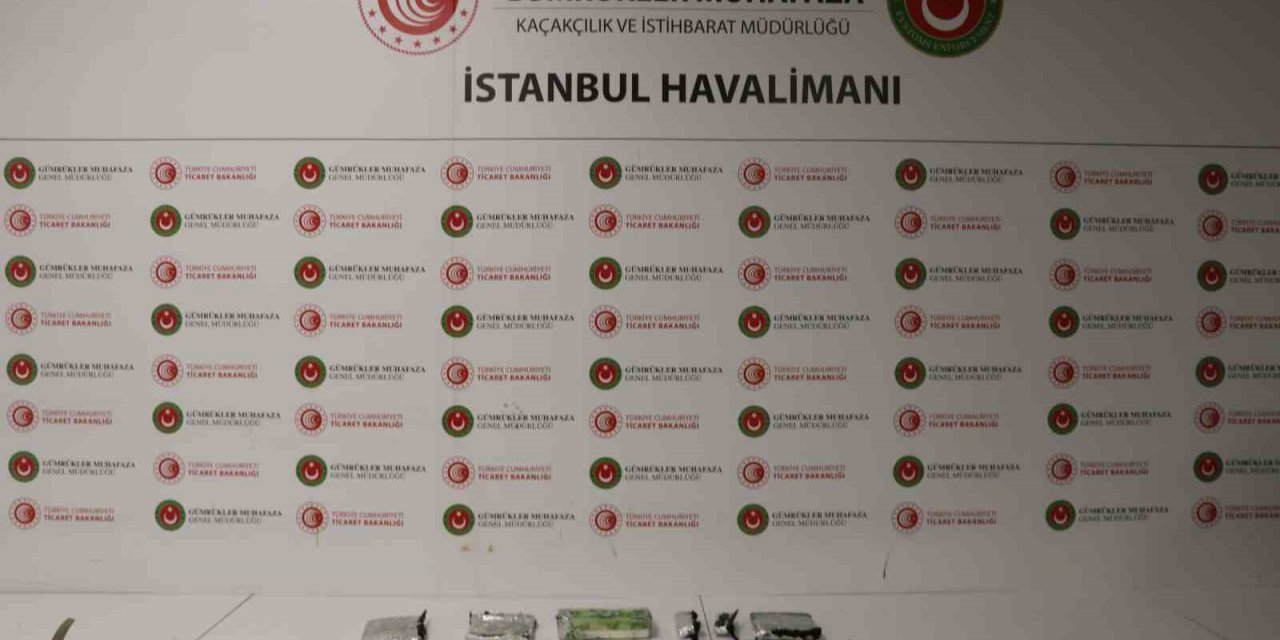 Tekerlekli sandalyenin aküsüne gizlenmiş 8 kilogram uyuşturucu yakalandı