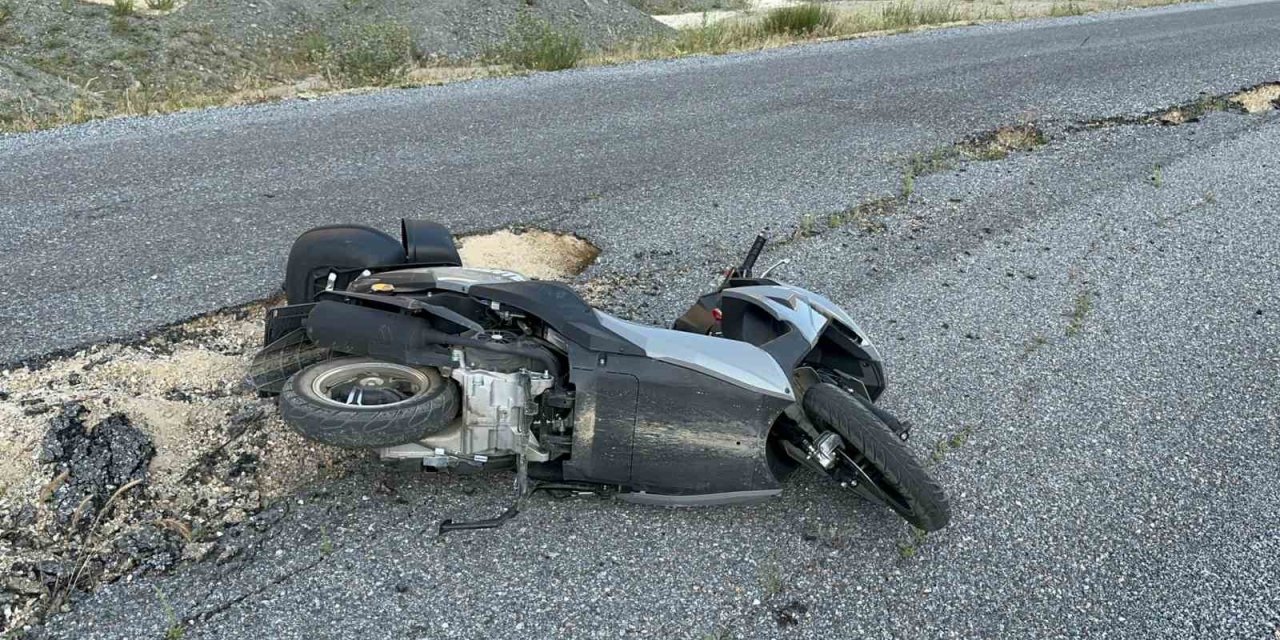 Devrilen motosikletin sürücüsü yaralandı