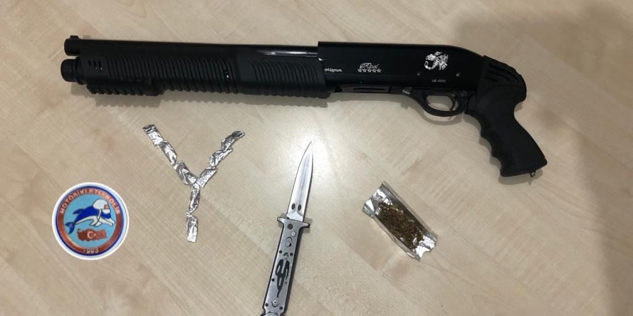 Kız arkadaşının evine balkondan izinsiz girmek isteyen şahsı polis yakaladı