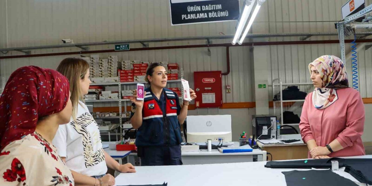 Sinop’ta işçi kadınlara KADES bilgilendirmesi