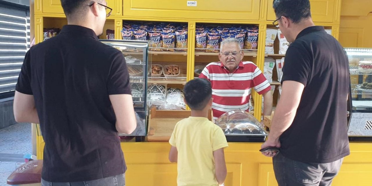 Başkan Büyükkılıç, Glütensiz Kafe’yi ziyaret etti