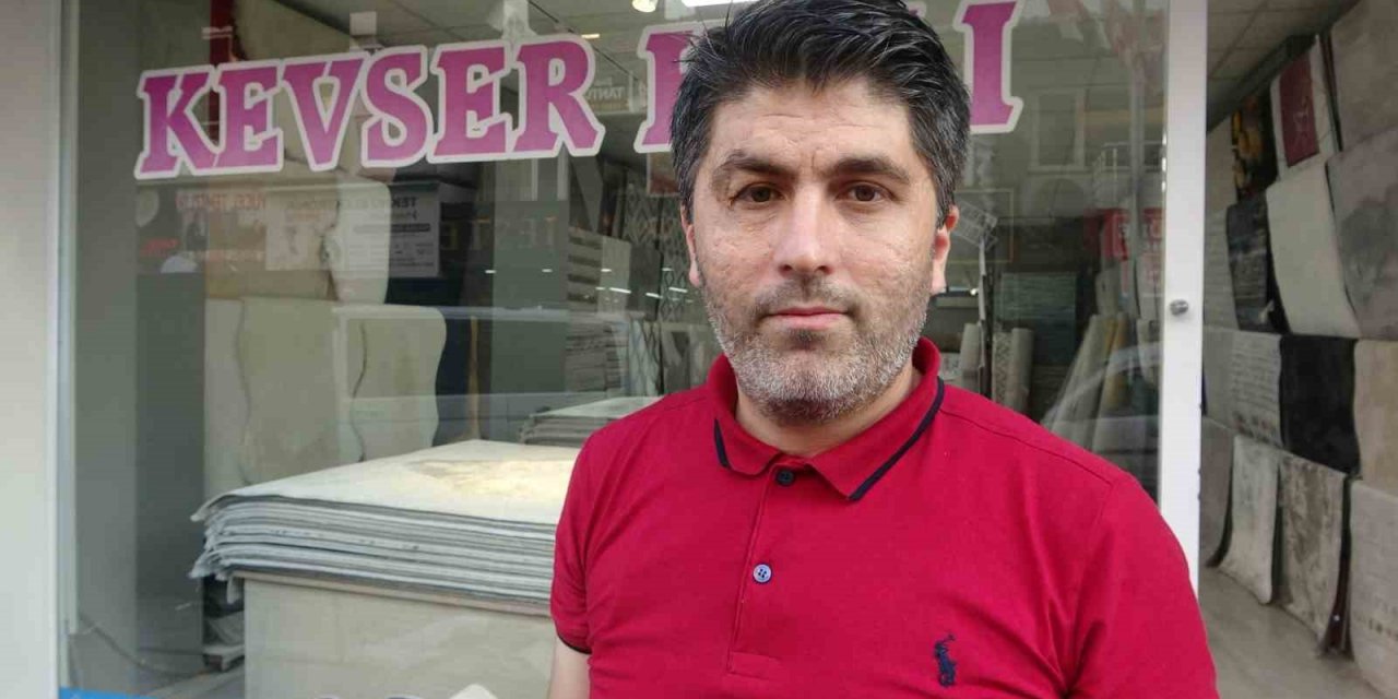 Girdiği tavanda mahsur kalan haylaz kedi led aydınlatma sökülerek kurtarıldı