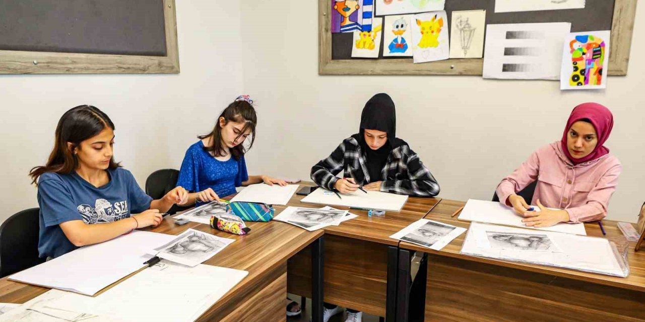 ŞSM’deki resim kursu yoğun ilgi görüyor