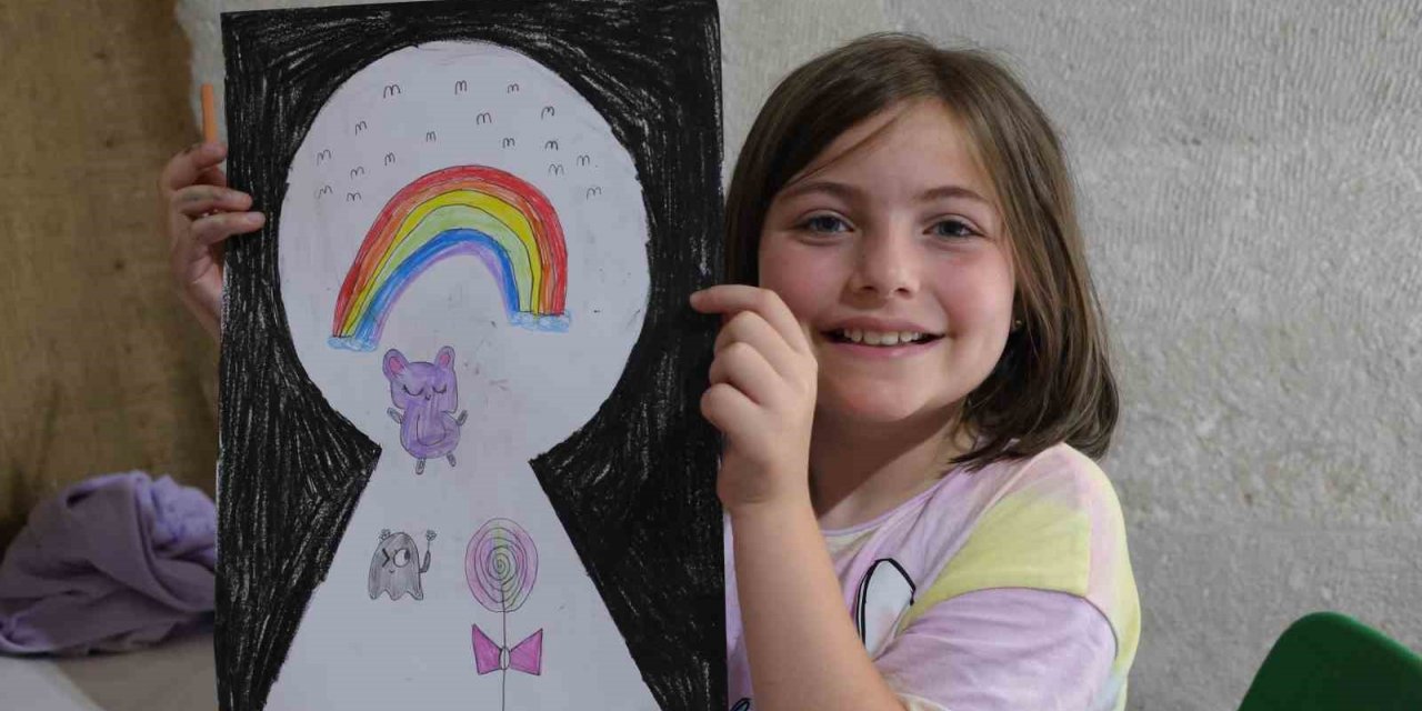 Gönüllü eğitmenler çocuklar için seferber oldu