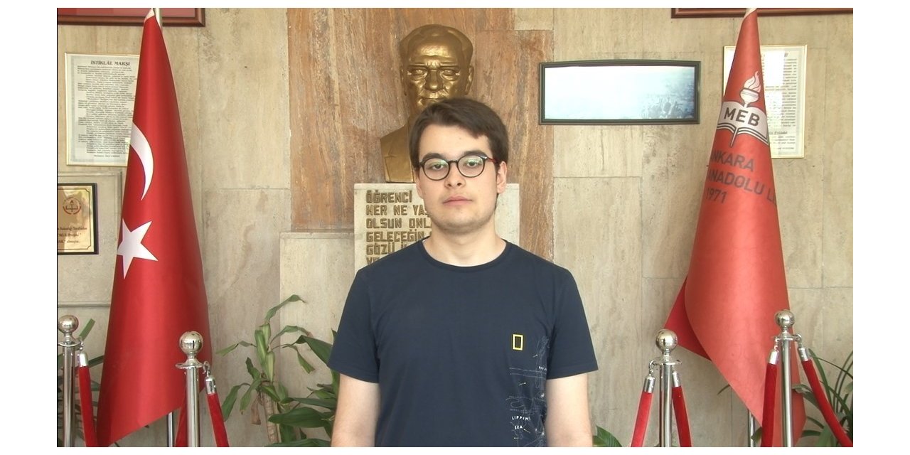 YKS sayısal 1’incisi Mustafa Özcan: “Günlük ortalama 400 ile 500 arası soru çözdüm”