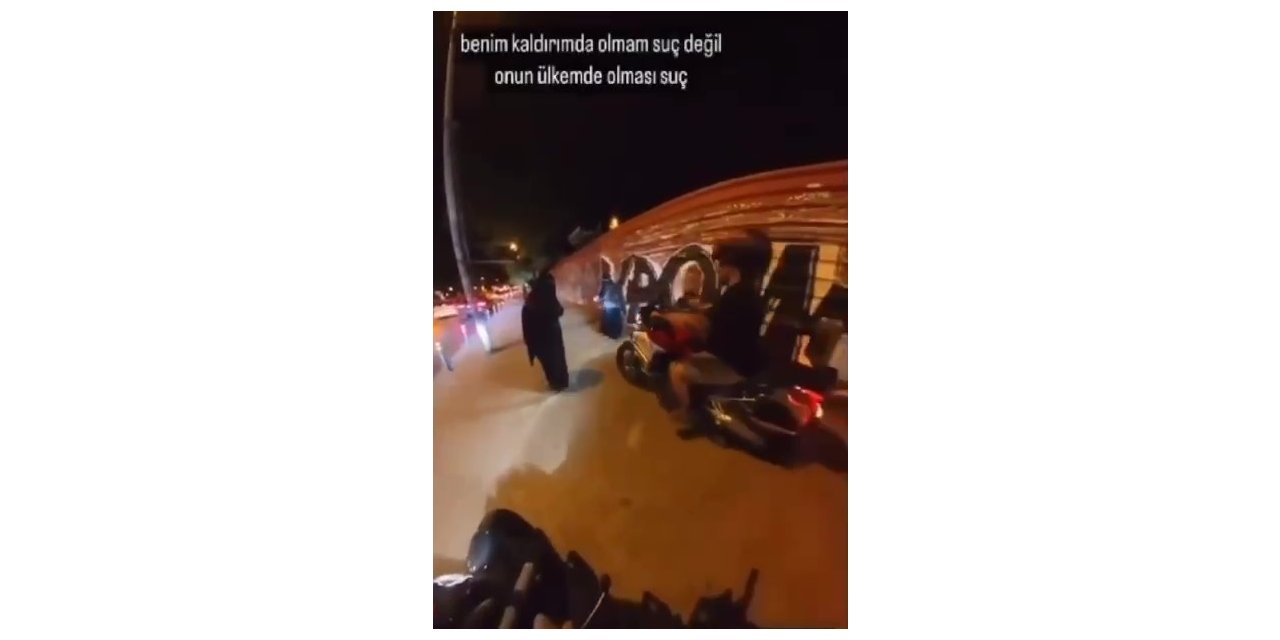 İstanbul’da motosikletli şahıs çarşaflı kadınların üzerine sürerek korkuttu
