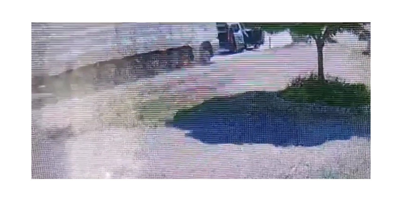 Freni tutmayan tırın biçtiği park halindeki aracın sürücüsü hayatını kaybetti