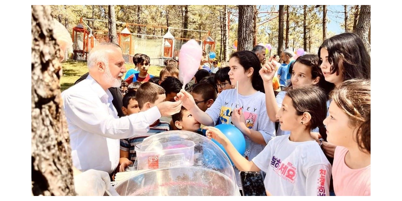 Öğrencilere pamuk şeker sürprizi