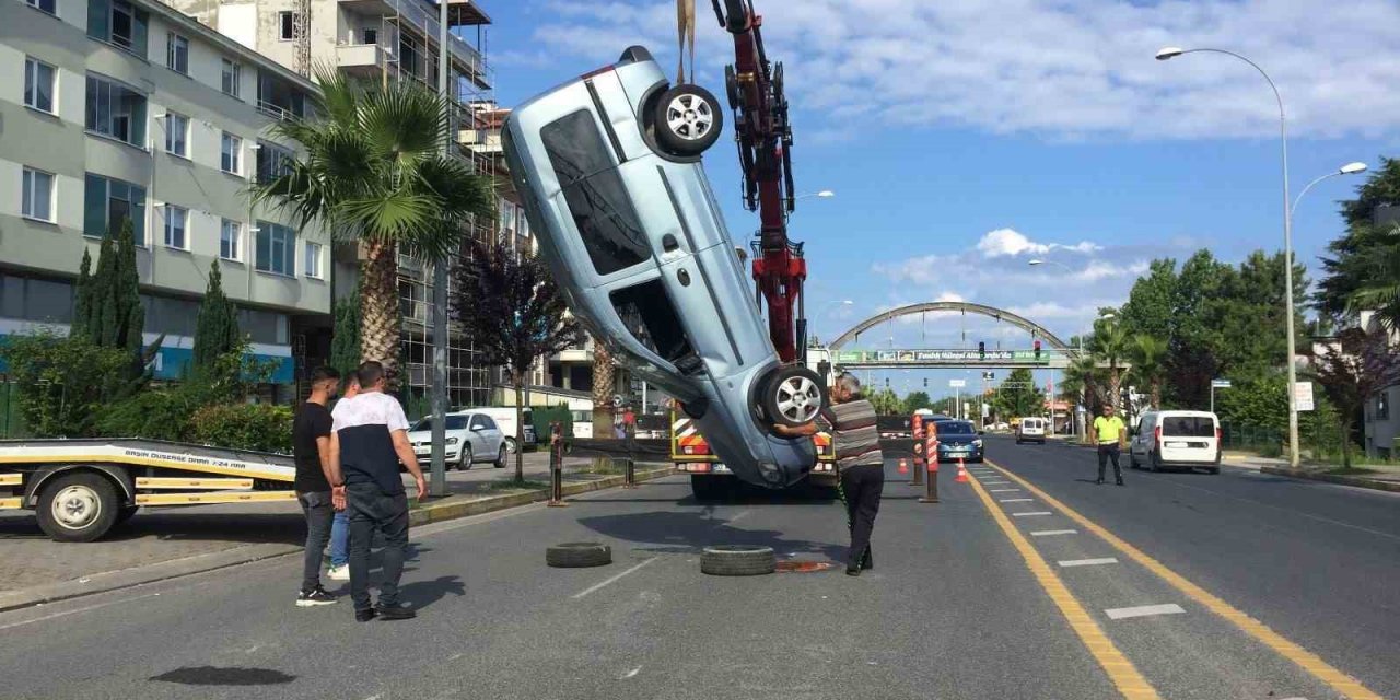 Takla atan araçtan yara almadan kurtuldu