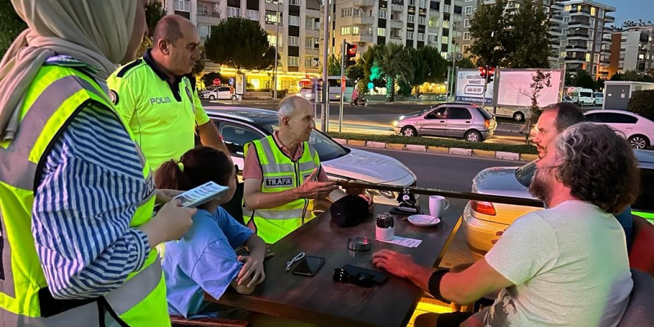 Aydın’da vatandaşlar ’trafik ve yaya güvenliği’ konularında bilgilendirildi