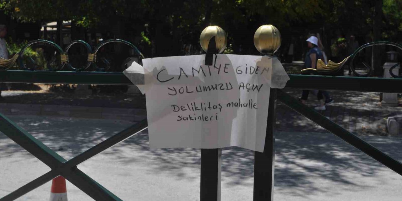 Karşıdan karşıya geçmeyi zorlaştıran bariyerlere vatandaştan tepki