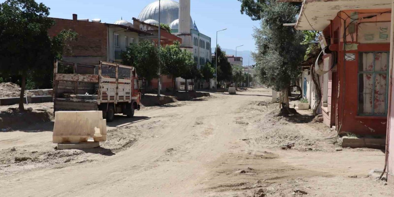 Nazilli Belediyesi Yeşil Mahalle’de çalışmalarını sürdürüyor