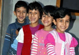 ''Yaşamaz'' denilen dördüzler 5 yaşında