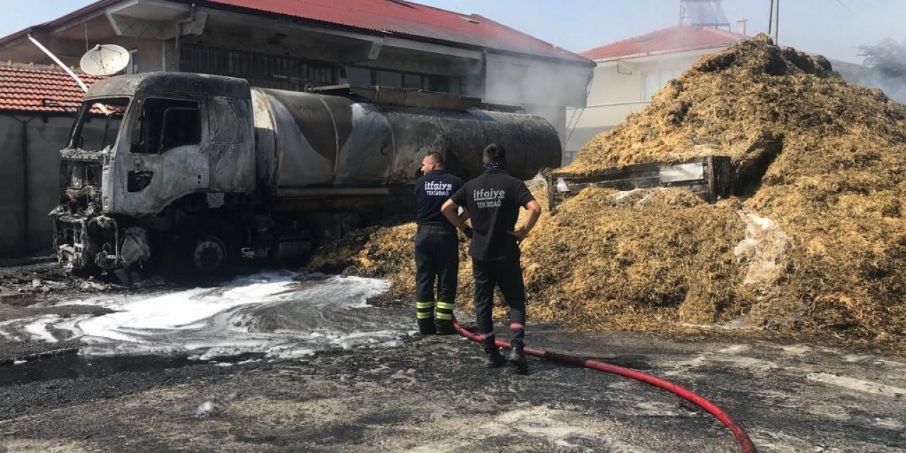 Tanker ve saman balyaları alev alev yandı