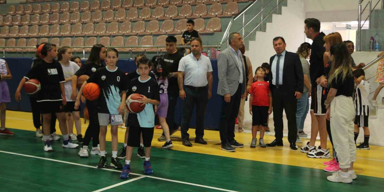 Kabakcı İncesu’da GSBOkulları’nı ziyaret etti