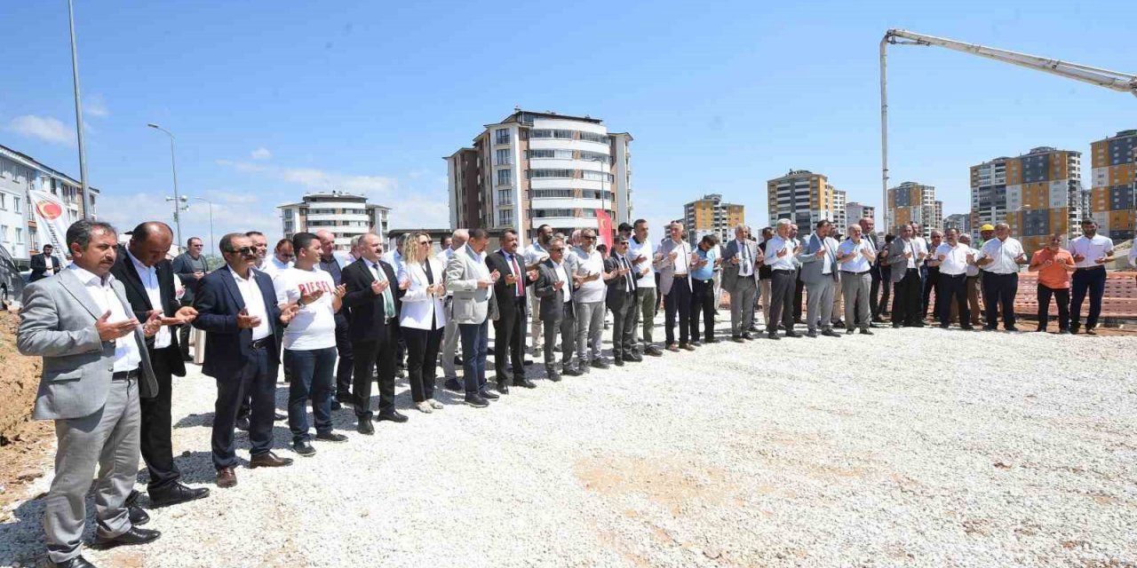 Kastamonu’da inşa edilecek kapalı pazar yerinin temeli dualarla atıldı