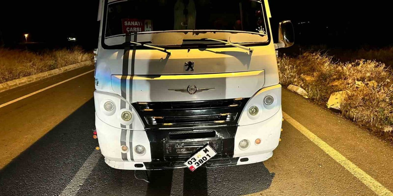 Dolmuşun çarptığı 15 yaşındaki genç hayatını kaybetti