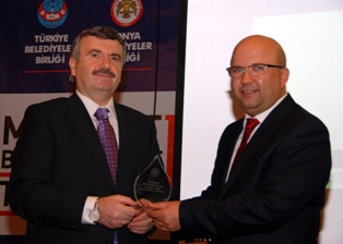 Akyürek'ten kulaklara küpe tembih!