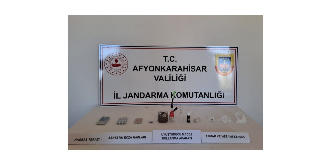 Aranan şahsı jandarma yakaladı