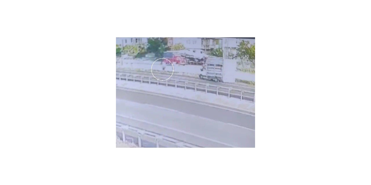 Tekirdağ’da feci kaza kamerada: Kamyonet yayaya çarptı, 1 kişi öldü 2 kişi yaralandı