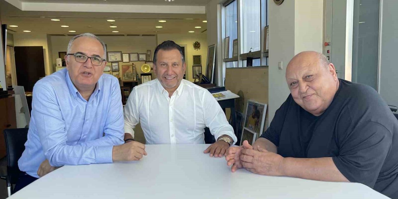 Abdullah Kiğılı, TVF Başkanı Mehmet Akif Üstündağ’ı başarılarından dolayı kutladı