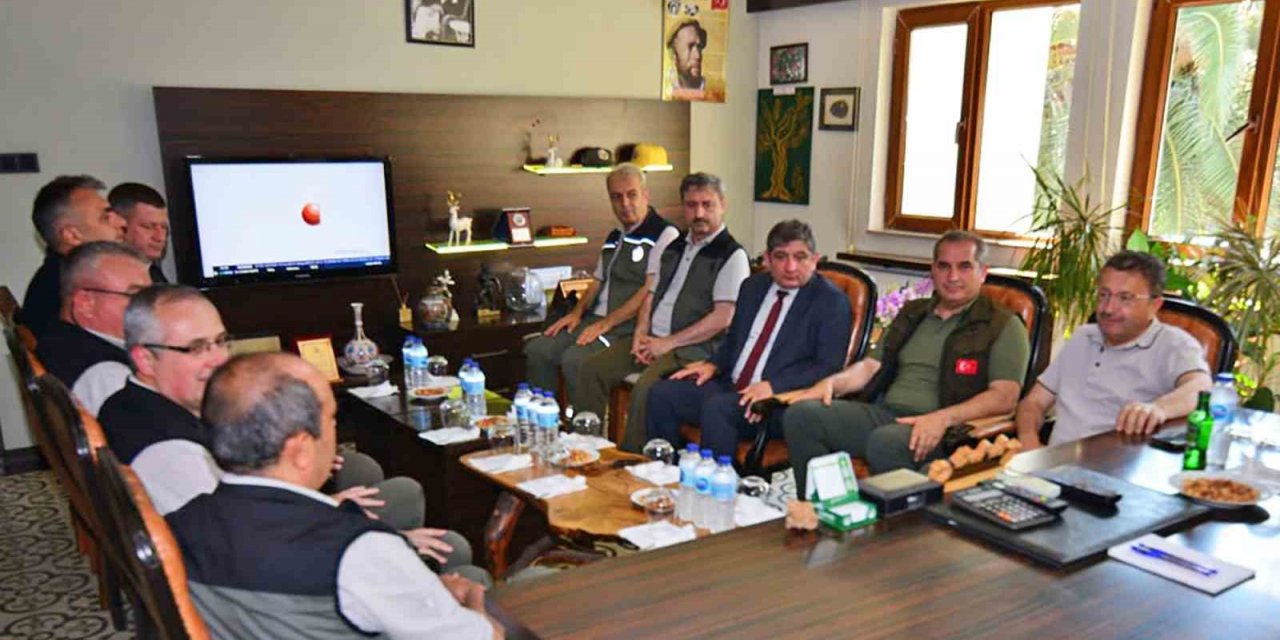 Tarım ve Orman Bakan Yardımcısı Dr. Veysel Tiryaki Edremit’i ziyaret etti