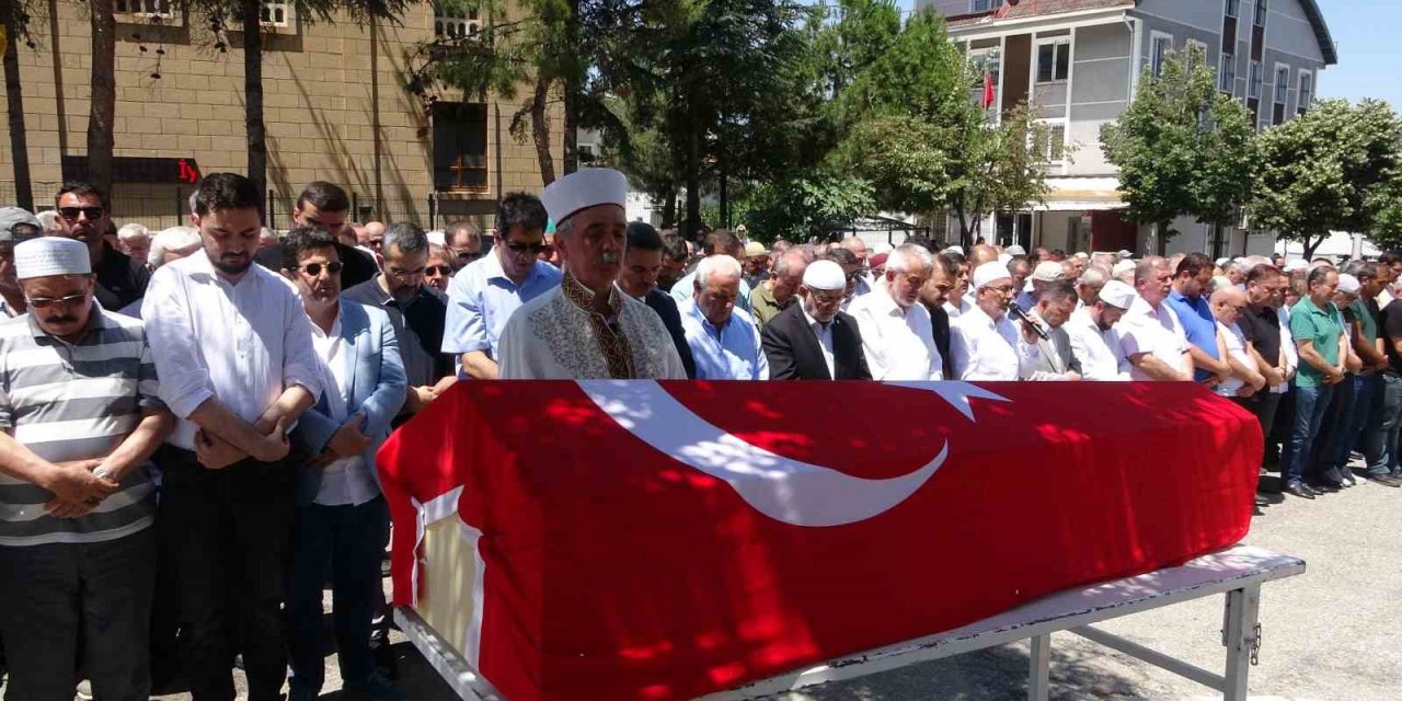 Eski Milletvekili Yakup Üstün memleketi Isparta’da son yolculuğuna uğurlandı