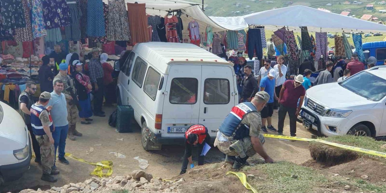 Kadırga Yaylası’nda freni boşalan minibüs yamaçtan yola düştü: 1’i ağır, 3 yaralı