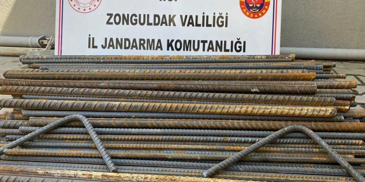 Demir hırsızları yakayı ele verdi