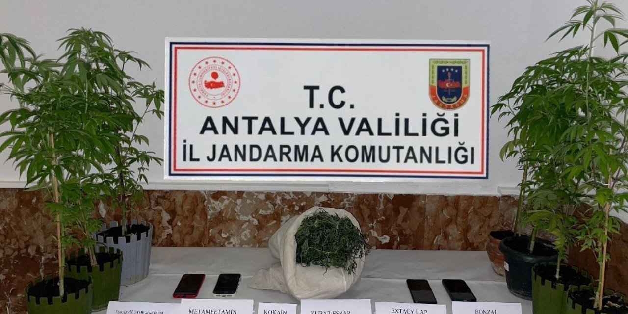 Antalya’da uyuşturucu operasyonunda 17 gözaltı