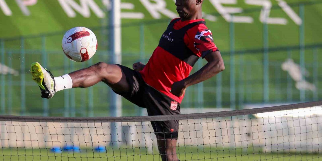 Sivasspor yeni sezona iddialı hazırlanıyor