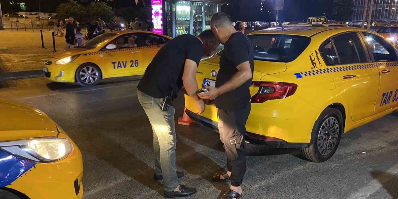 Beyoğlu’nda ticari taksilere yönelik uyuşturucu madde ve alkol denetimi