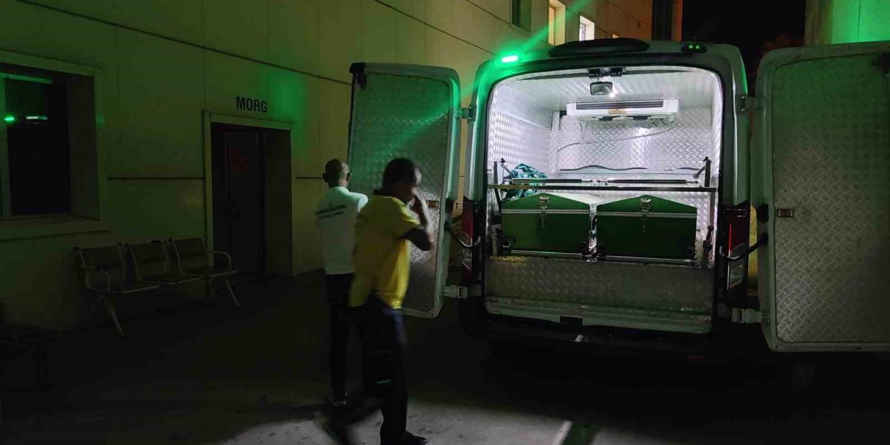 Serinlemek için denize giren 2 kişi boğularak yaşamını yitirdi