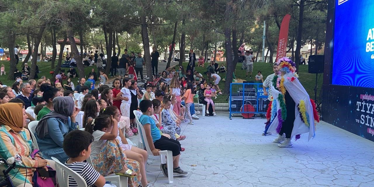 Ataşehir Belediyesi çocuklar için ‘Tiyatro ve Sinema Günleri’ düzenledi
