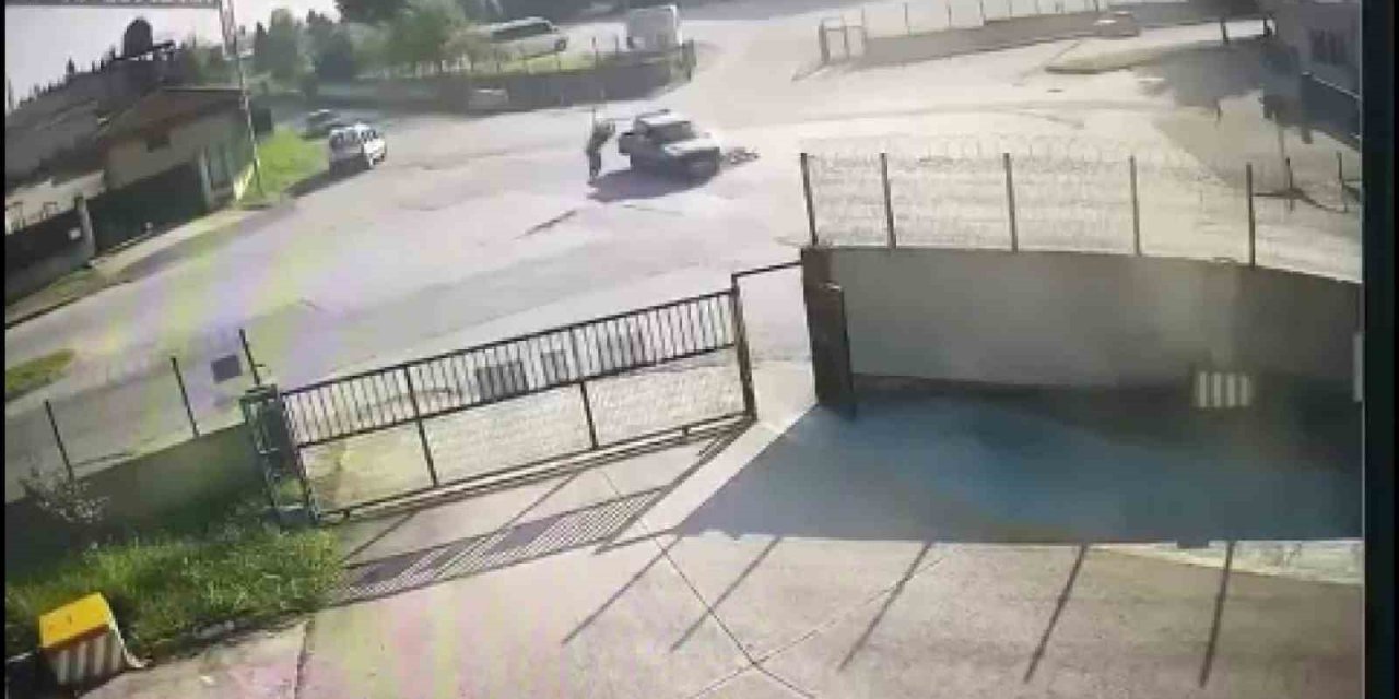 Motosiklet sürücüsü metrelerce havada takla attı